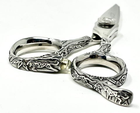 4.5" ICON Cheetah Handle Chrome Shears ICT-907 4.5" ICON Cheetah Handle Chrome Shears ICT-907